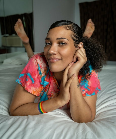 size 11 goddess nudes model picture