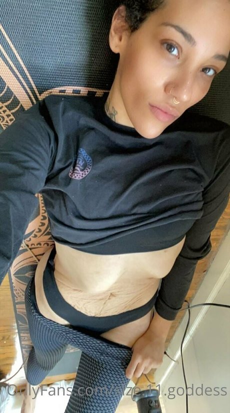 size 11 goddess top star image