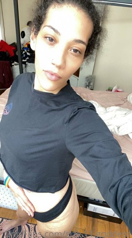 size 11 goddess top star image