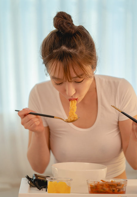 Son Ye Eun profile image