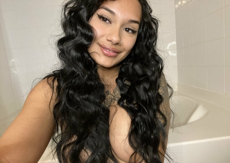 ren demarcus star exclusive pictures