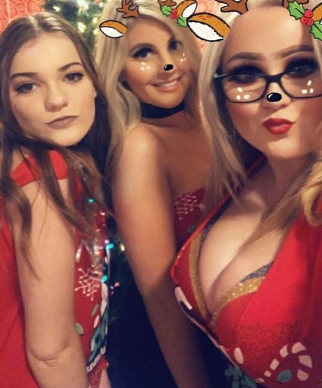 Lilly Alcorn naked actress photo