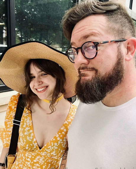 binxanddesi pretty pornstar picture