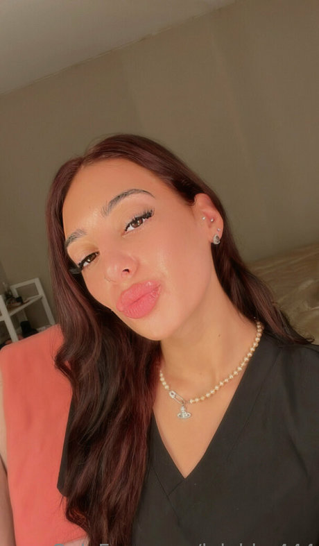 outdoor shower onlyfans art naked galleries