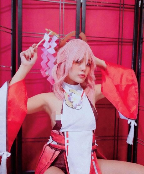 Mika Daime model art pic