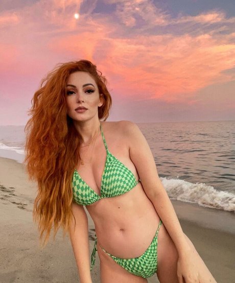 Nicole Simone naked model image