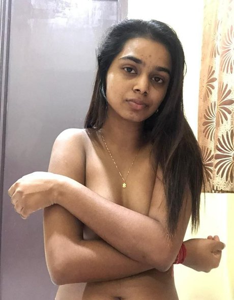 Indian Exhibition star nudes photos