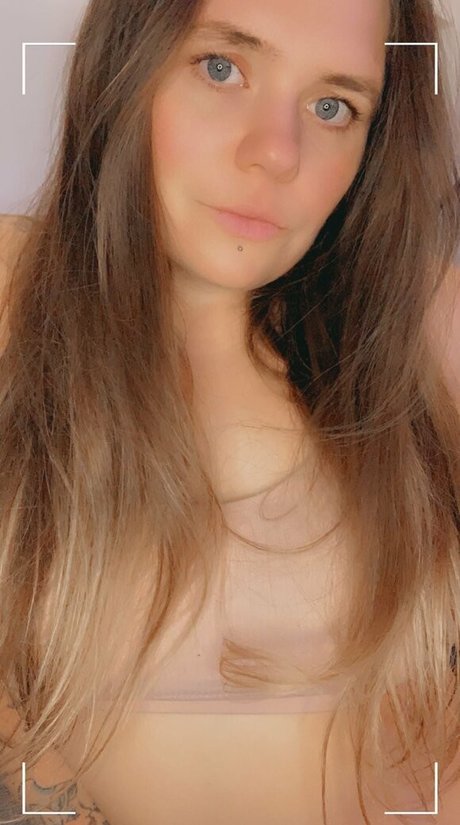 onlysnuchifree sexy model image