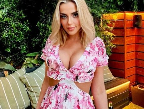 Violet Benson pornstar top image