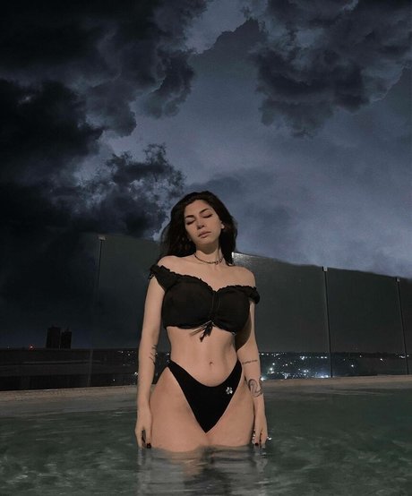 Sofi Maure model perfect pic