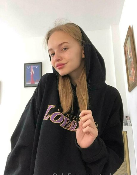 valerieflor erotic model galleries