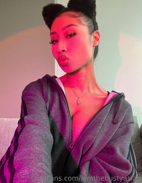 thaiprincessviv pornographic model archive