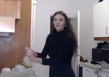 Notanyla star hot pictures