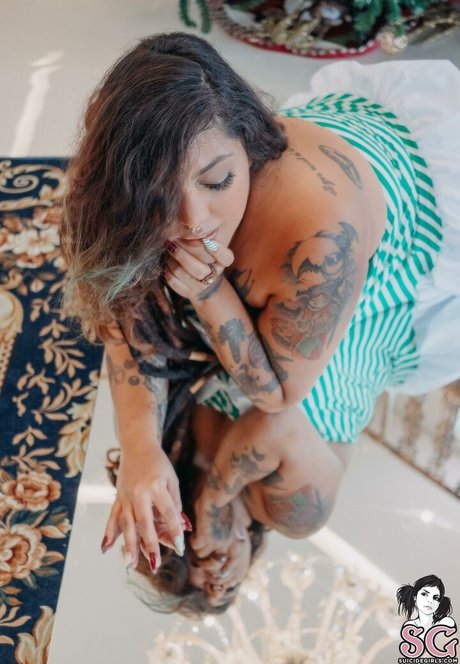 Arthemis star naked photo