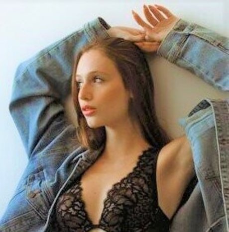 Orin Peer model nice pic