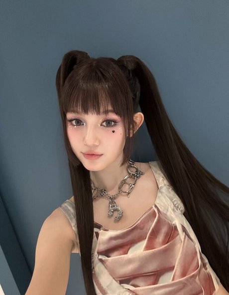 Danielle Marsh model nude photo