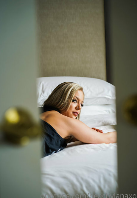 peachylanaxo beautiful model galleries