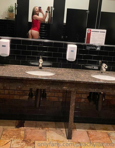 peachylanaxo high quality actress picture