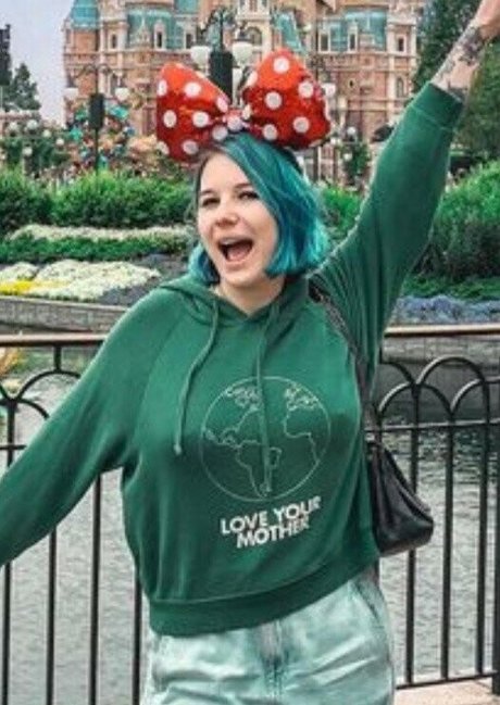 Weronika Truszczynska pretty actress gallery