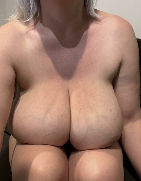 Throwitthefuckaway30 pornstar erotic archive
