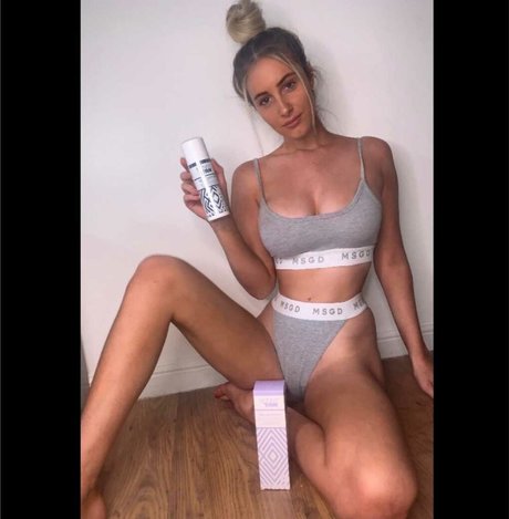 Faylee Oxenham nude star galleries