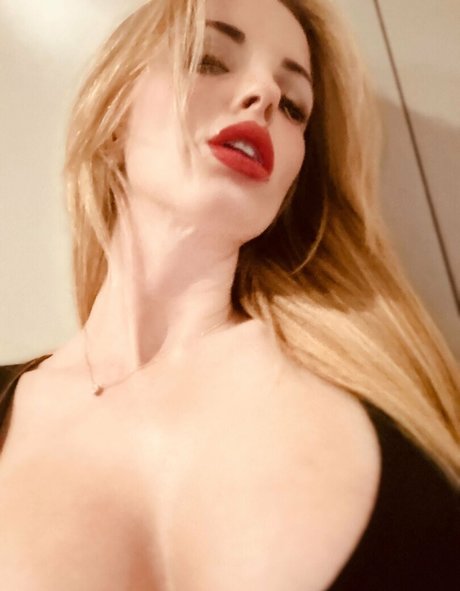 gemmahiles model naked pics
