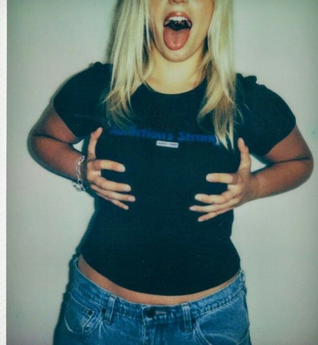 Renee Rapp free pornstar pics