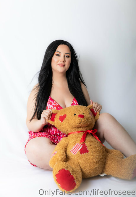 lifeofroseee nude model gallery