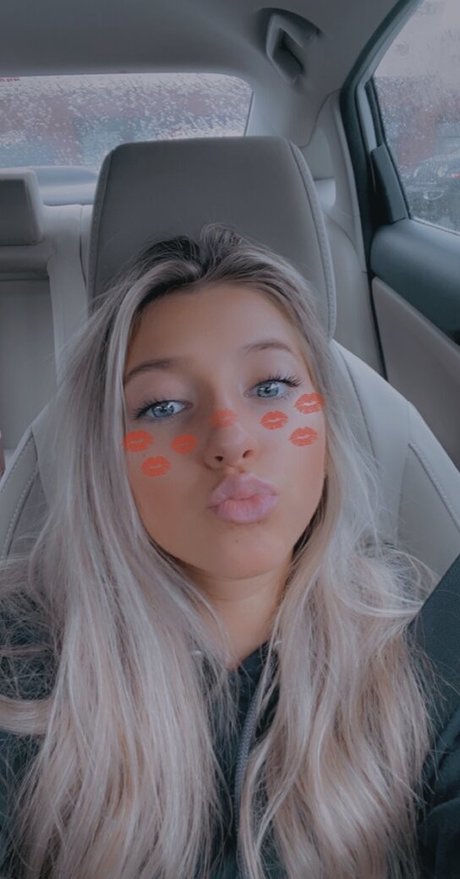 Chelsea Mariani star erotic pics