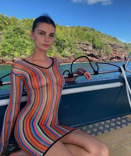 Clara Beneytout model hot image