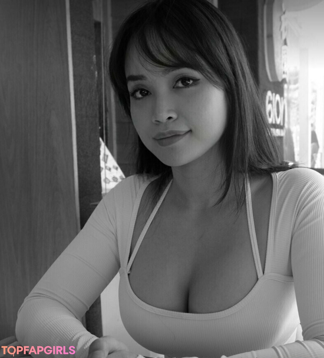 asian eyes v nice star photo