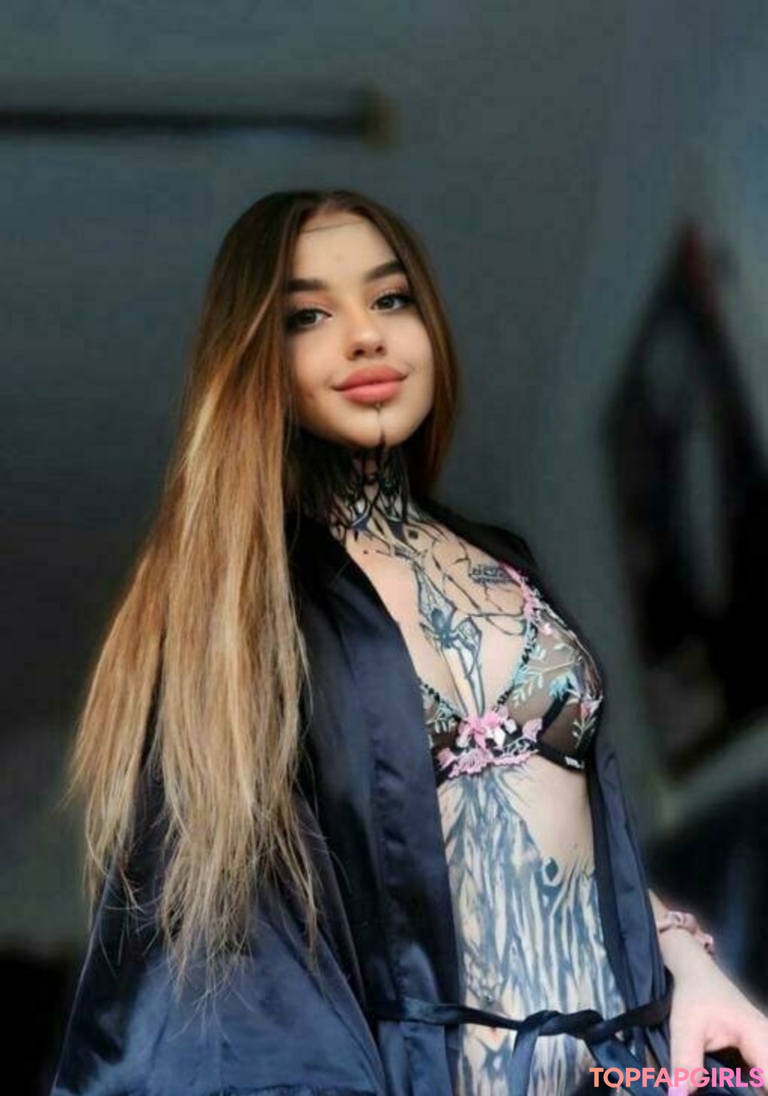 asian eyes v hot actress photos