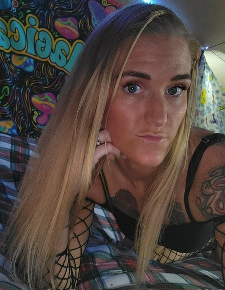 peachycream2017 model naked photos