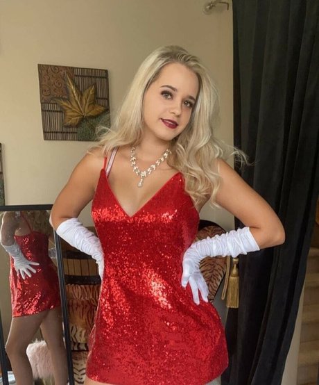 Valkyrie Mcfey pretty pornstar image