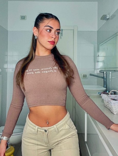 Shira Harif model best photo