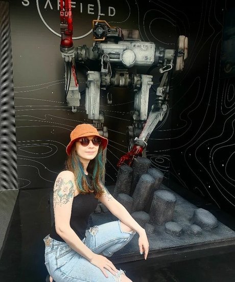 Thais joga model nudes pic