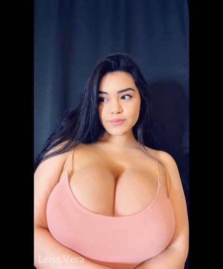 Lena Vera art star gallery