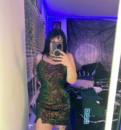 horrorwh0re nudes model image