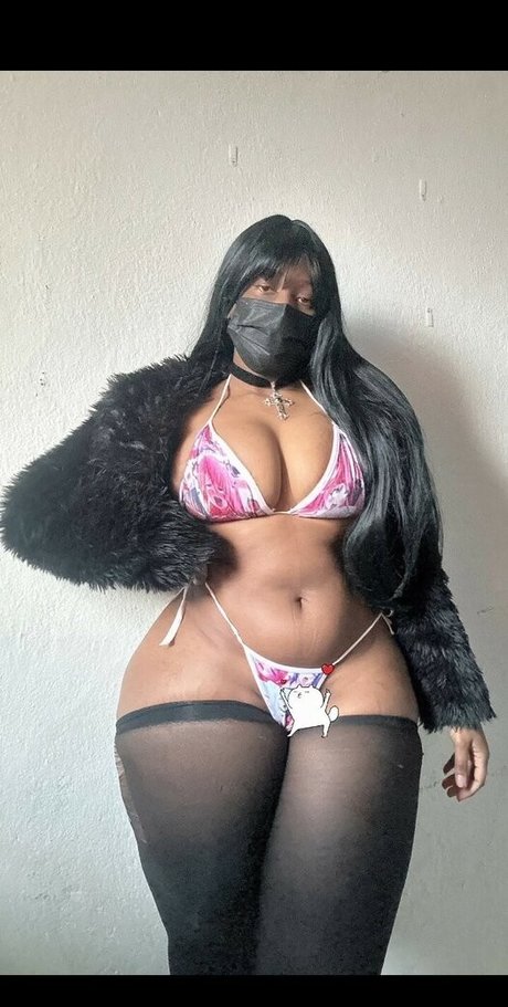 unholyybunnyy model pretty pics