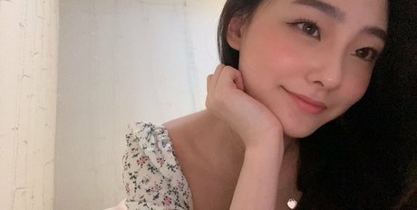 esblee nudes star archive