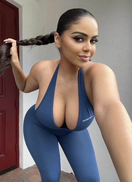 Jessenia Rebecca hd actress img