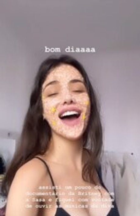 Vitoria Castro pretty star images