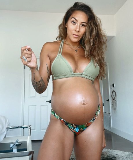 Hannah Eden Fitness beautiful actress image