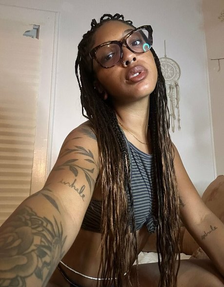 Juice Box Bri sexy pornstar gallery