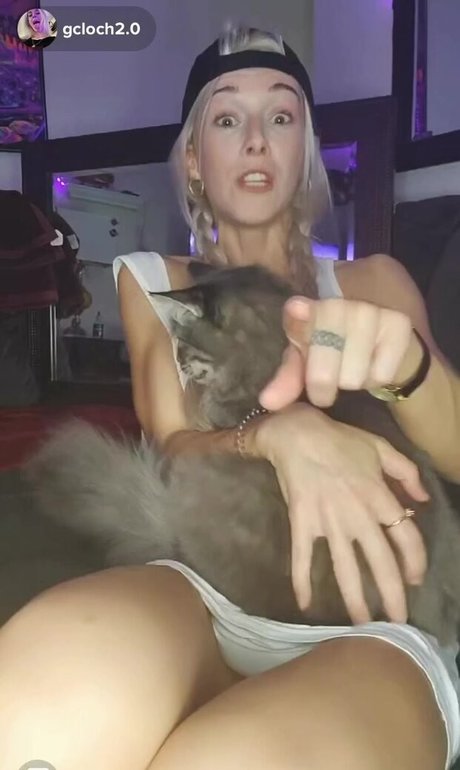 Live Stream Oops model beautiful photos