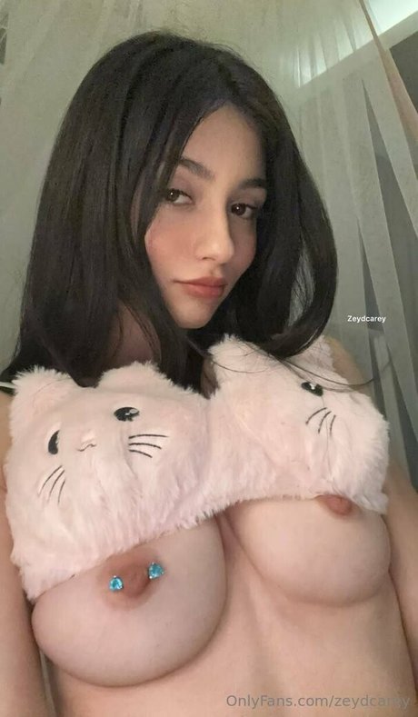 Zydcrey naked actress gallery