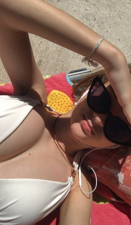 meena 053 model naked img