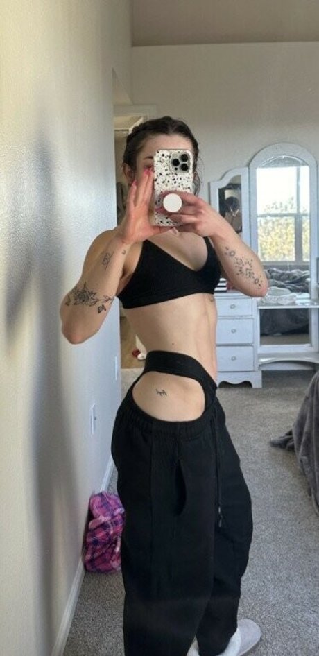 Lexie Herod beautiful pornstar img