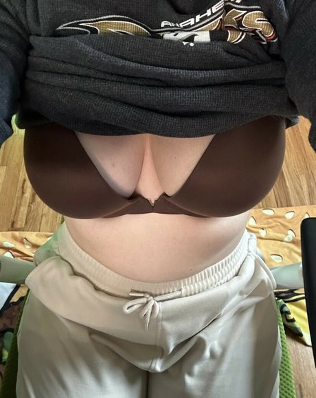 Britbrattv pornstar sexy pics