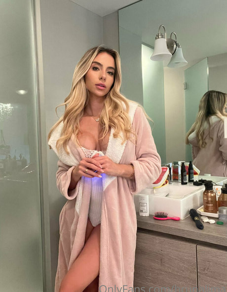 Bruna Lima model top pics